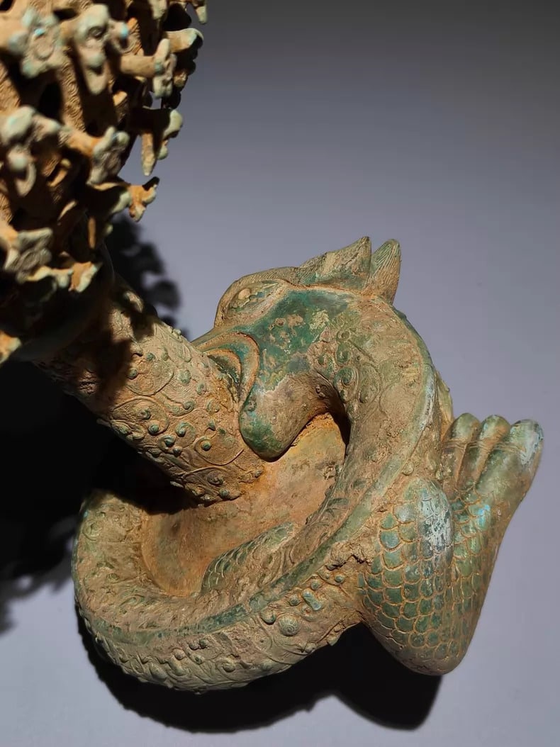A bronze smoker - 3
