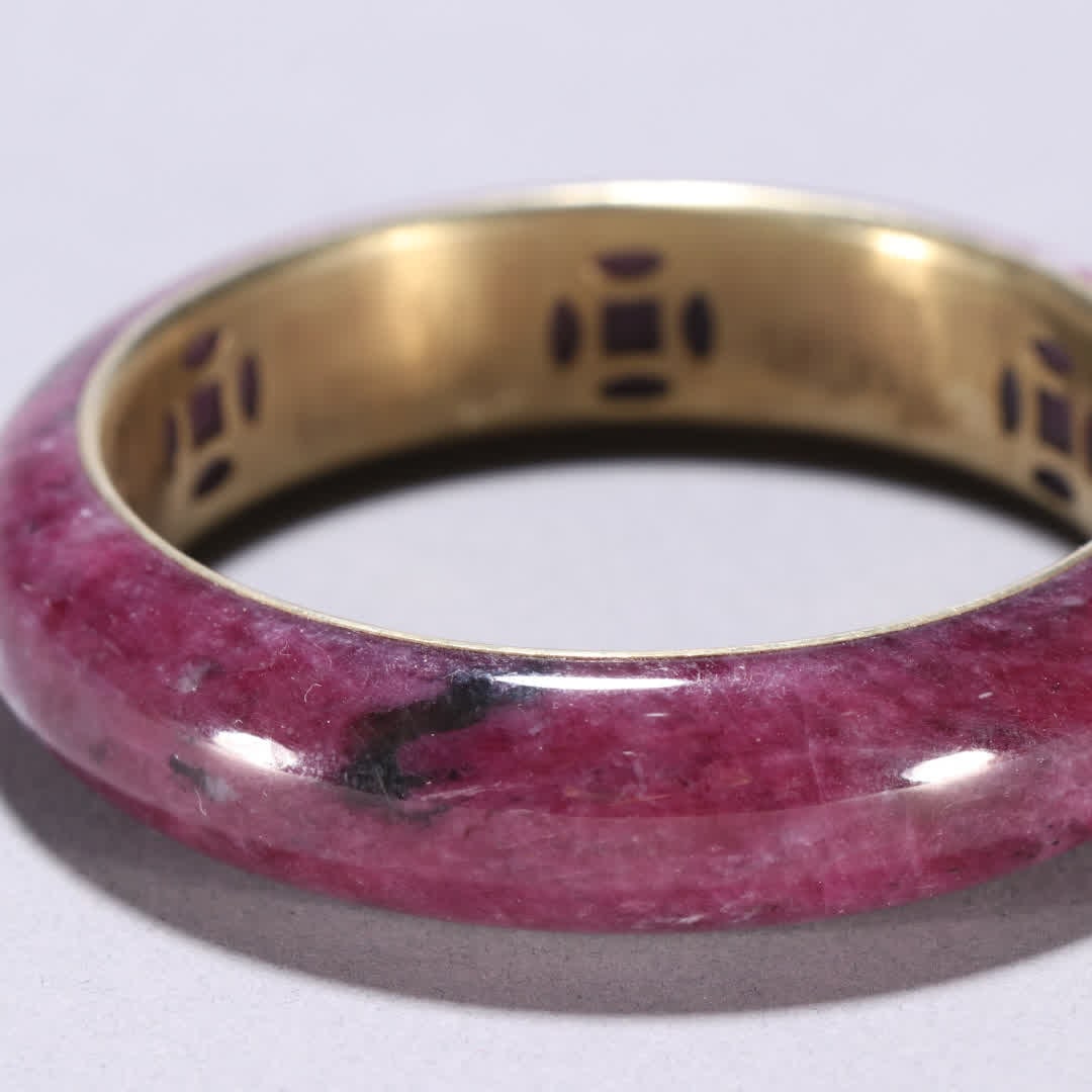 A Qing Dynasty ruby gold-filled bracelet - 2