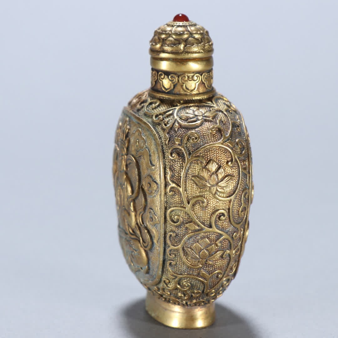 A Qing Dynasty copper gilt bodhisattva pattern snuff bottle - 4