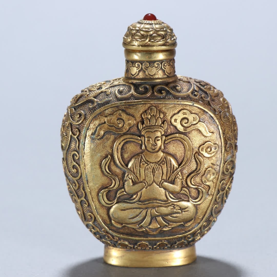 A Qing Dynasty copper gilt bodhisattva pattern snuff bottle - 5