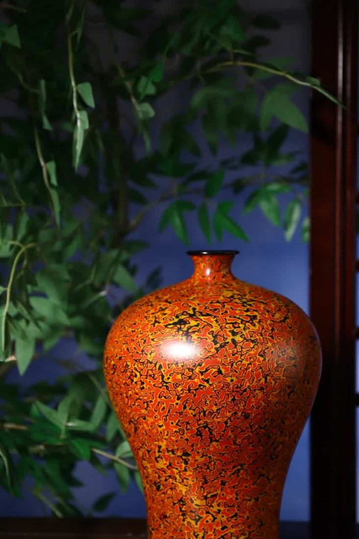 A Qing Dynasty lacquerware bottle - 2