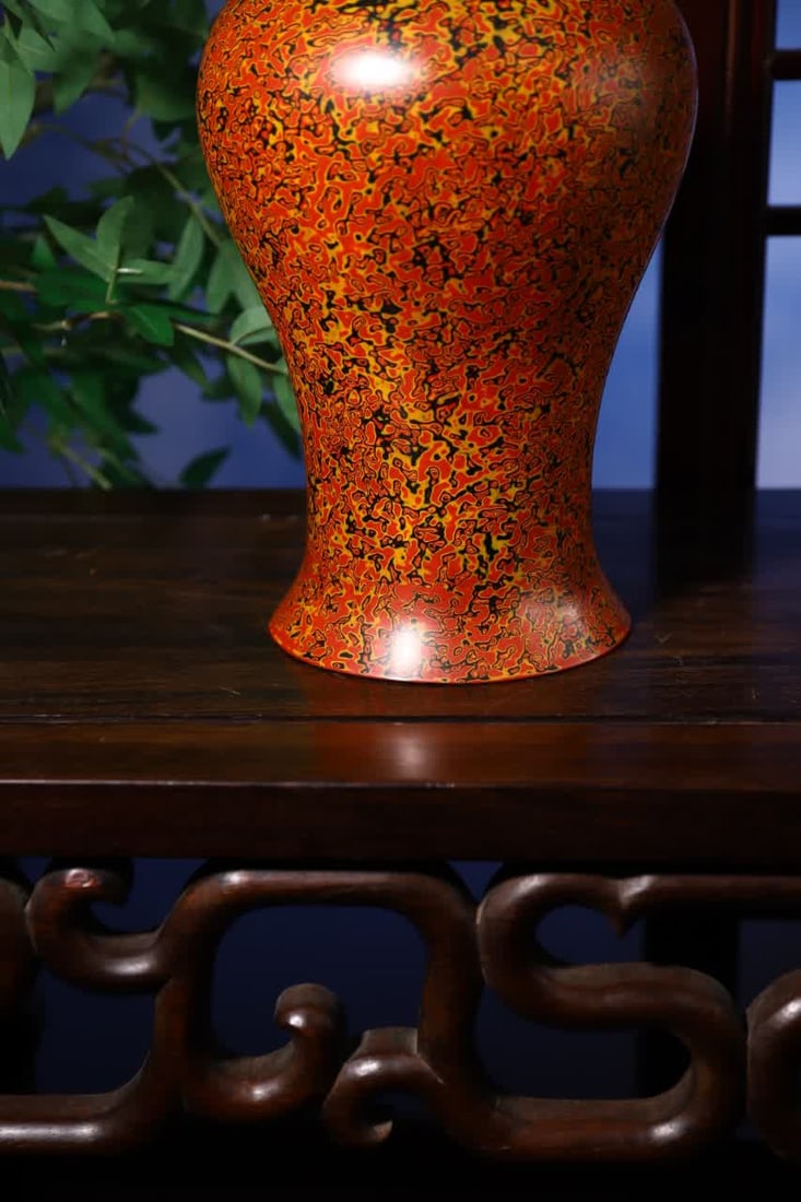 A Qing Dynasty lacquerware bottle - 3
