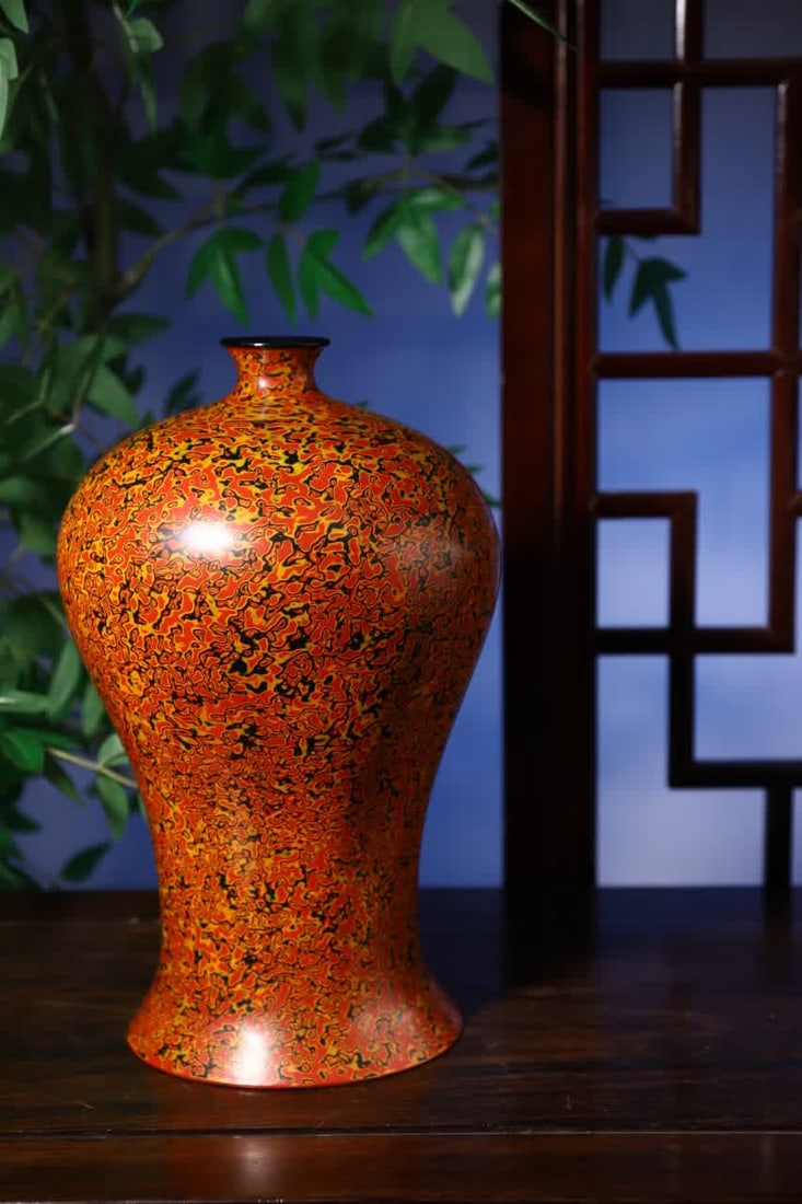 A Qing Dynasty lacquerware bottle - 4