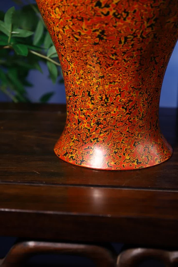 A Qing Dynasty lacquerware bottle - 7
