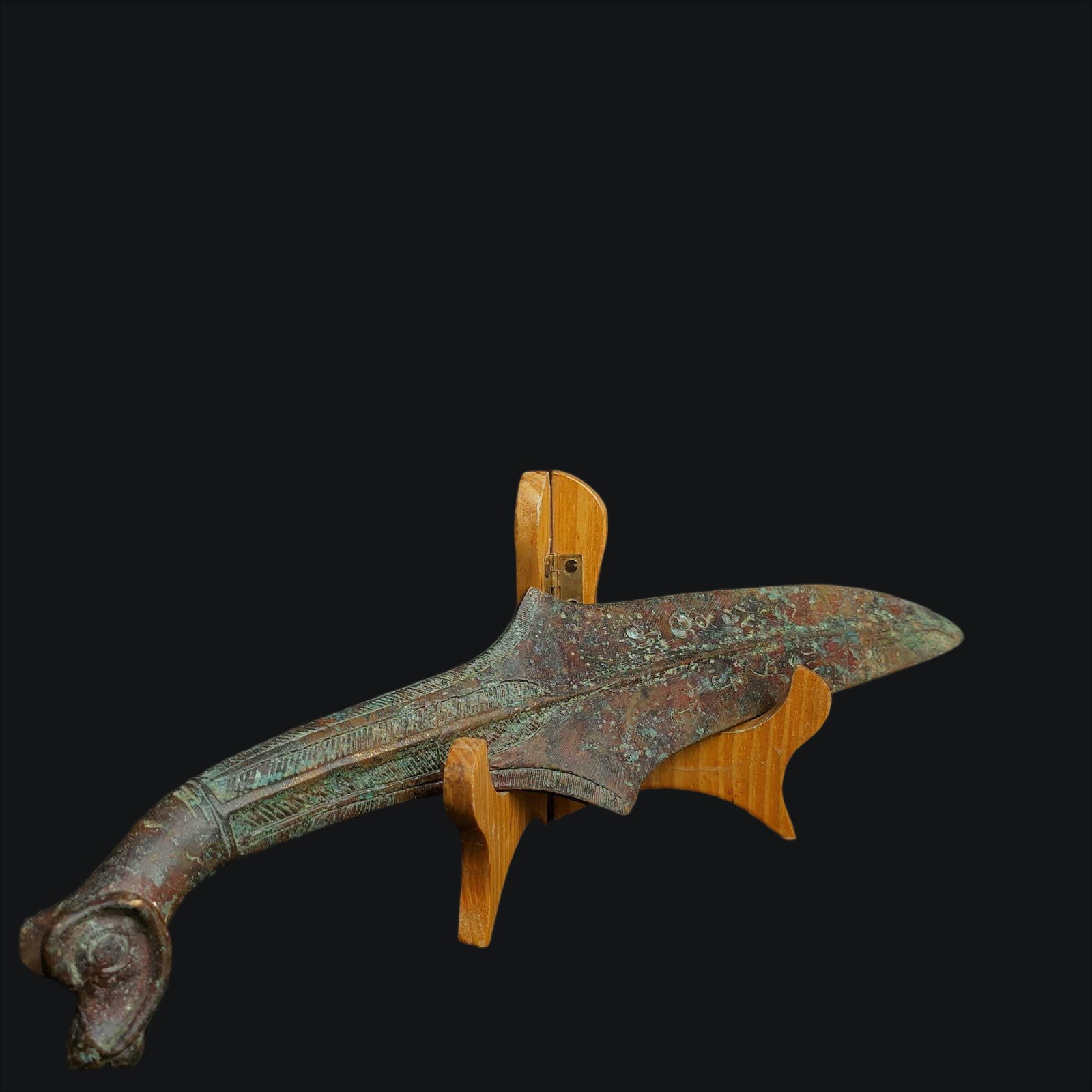 A Warring States bronze sheep's head knife - 5