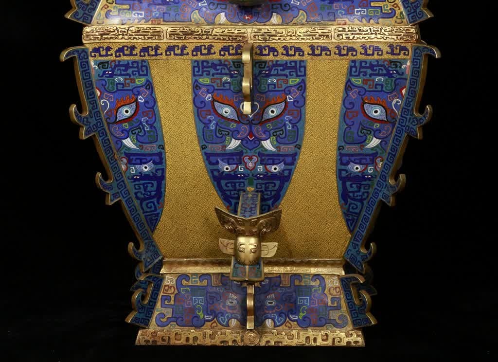 A Qing Dynasty cloisonné beast face pattern square jar - 6