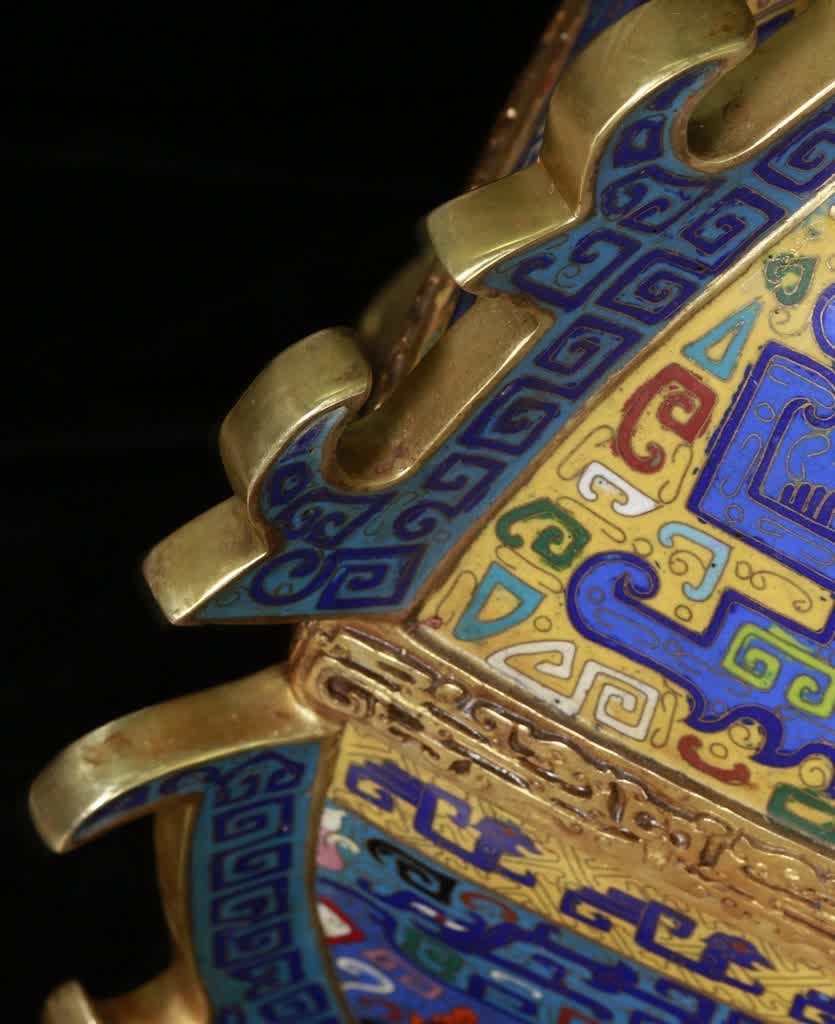 A Qing Dynasty cloisonné beast face pattern square jar - 7