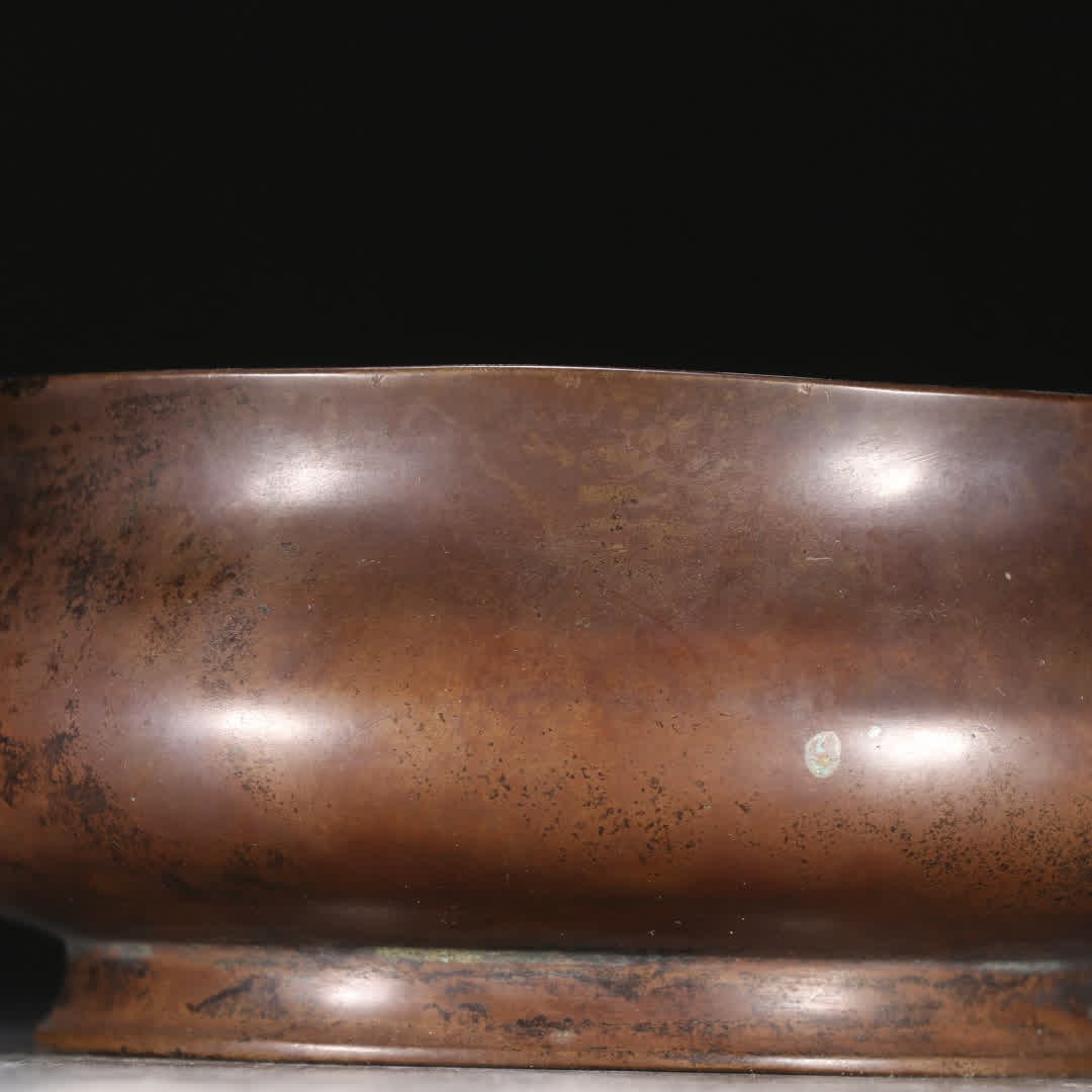 A Ming Dynasty Xuande copper amphora - 2