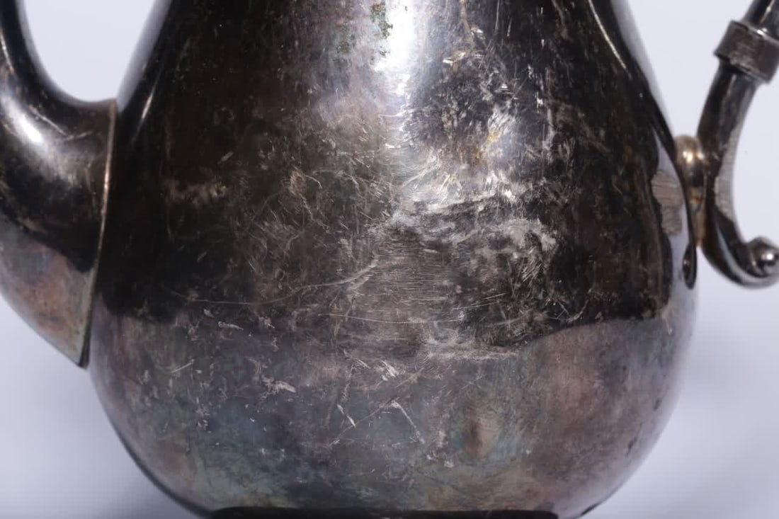 A gilt silver pot - 3
