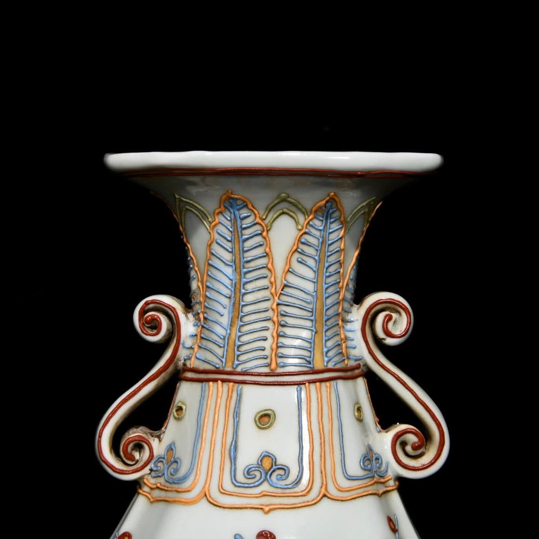 A flat bottle with a flower and bird pattern - 4