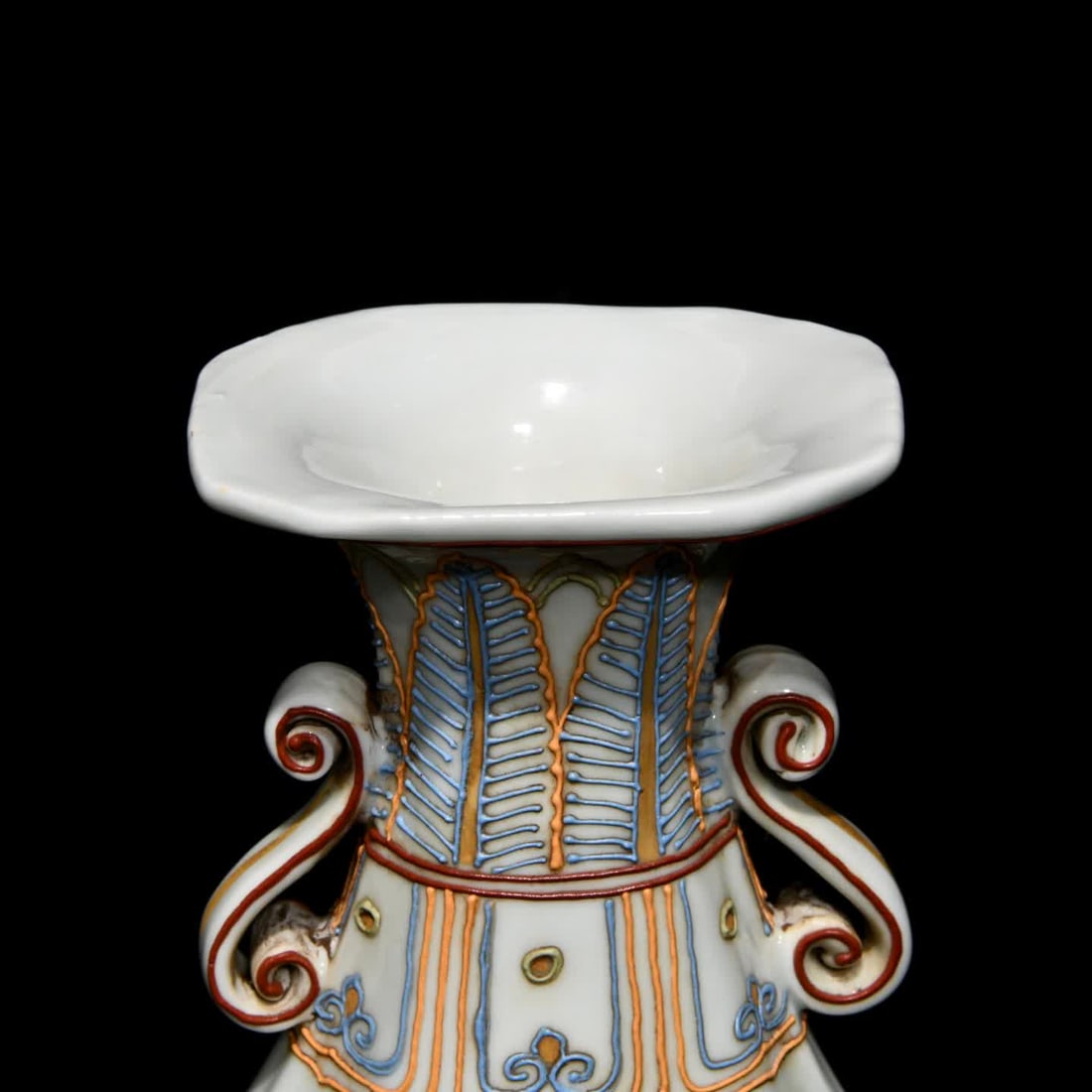 A flat bottle with a flower and bird pattern - 5