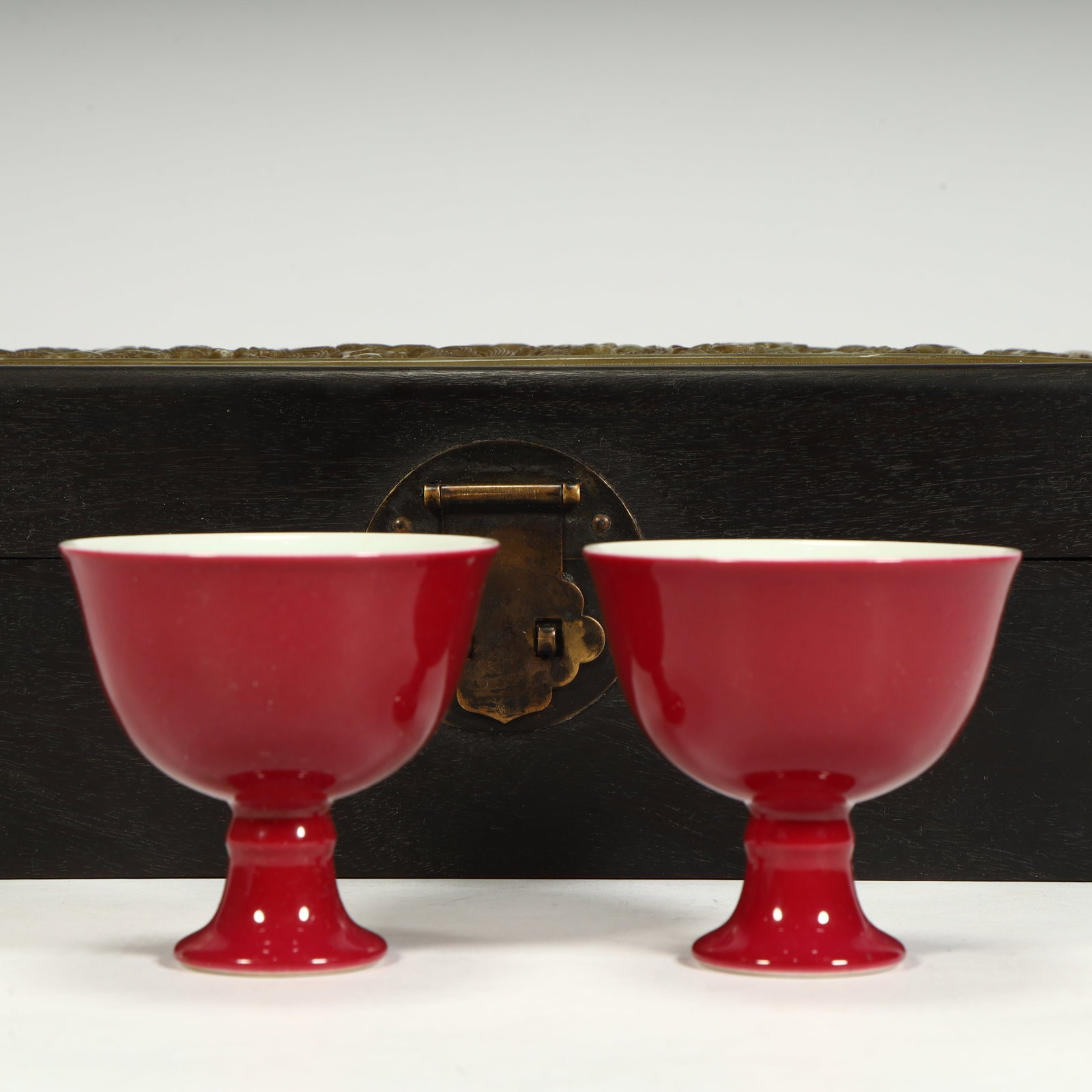 A pair of Qing Dynasty sacrificial red glazed goblets: Qing Dynasty sacrifice red glazed goblet SIZE: H: 6cm L: 6.4cm W: 6.4cm Total W: 1.2kg (The Dimensions Of All Batches Are Manually Measured.If You Need More Detailed Information, Please Contact Our Cu