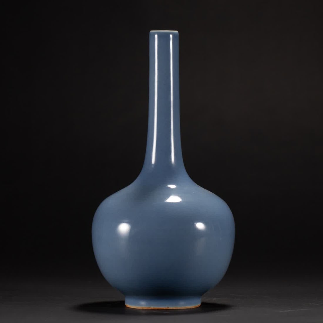 A Qing Dynasty azure glazed thin neck bottle (1 of 7)