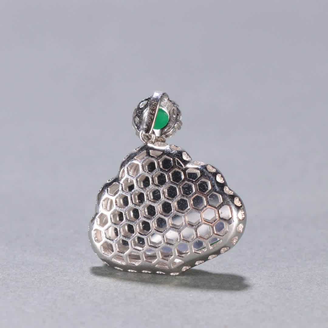 A jade Maitreya pendant - 5
