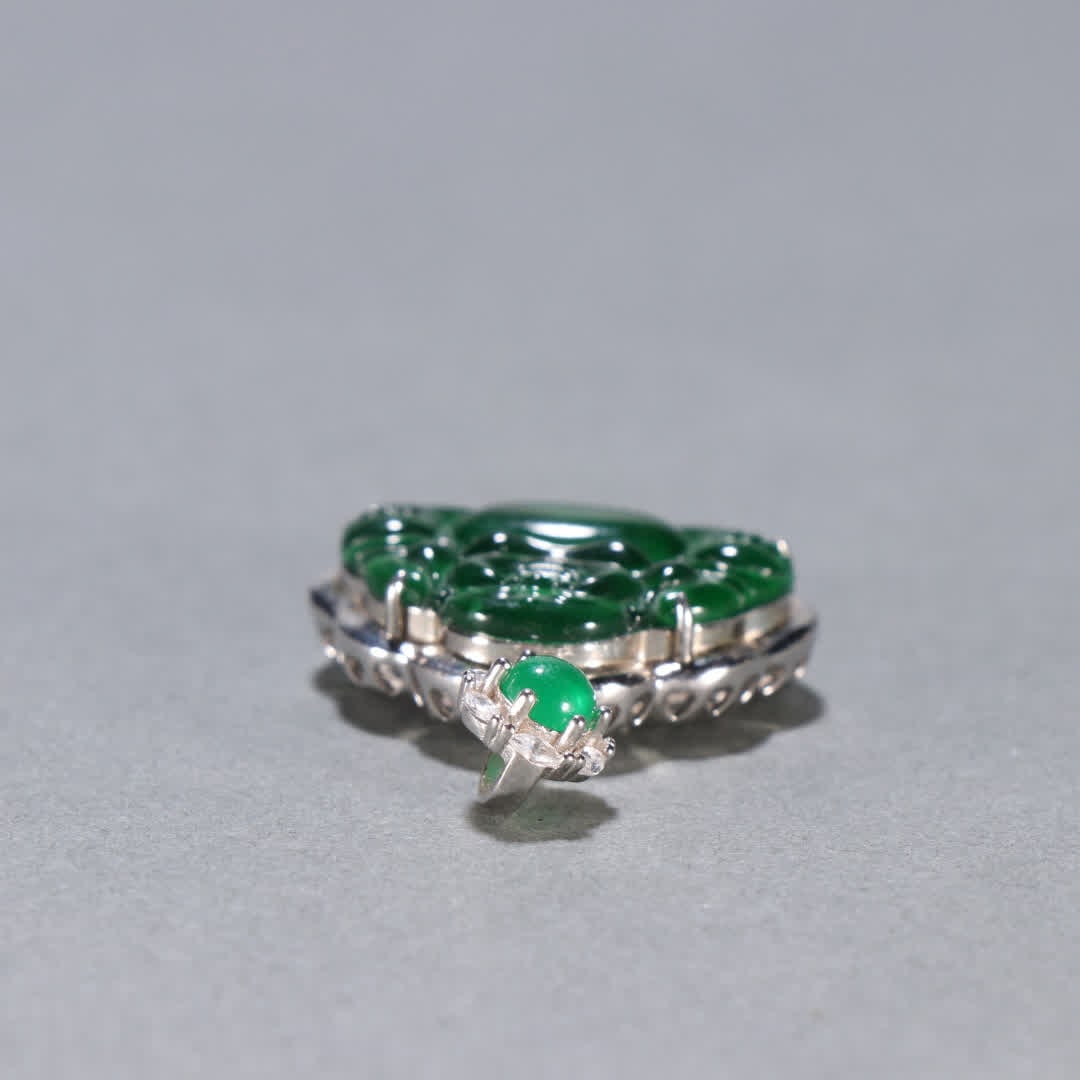 A jade Maitreya pendant - 8