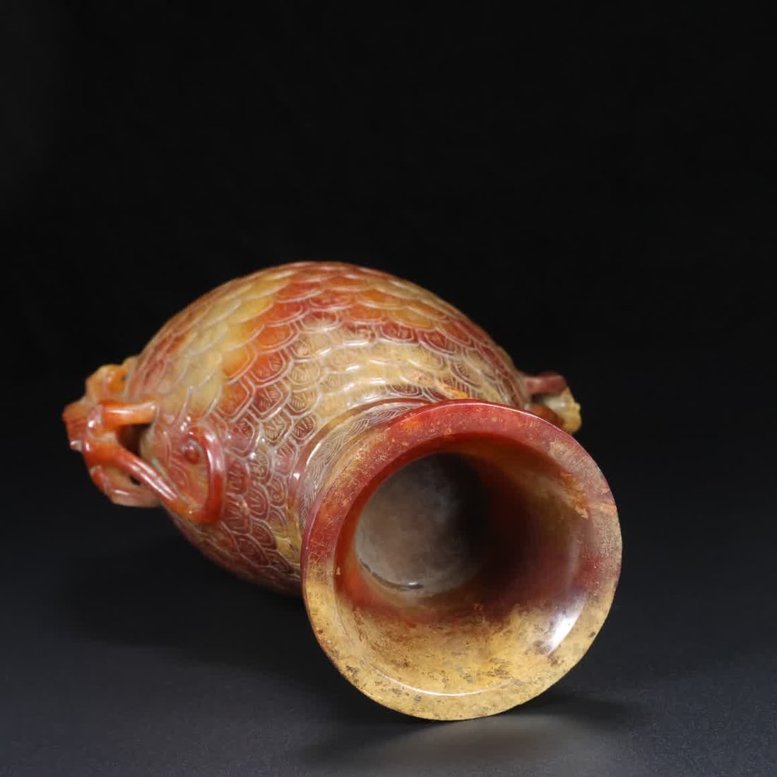 A Han Dynasty jade fish bottle - 7