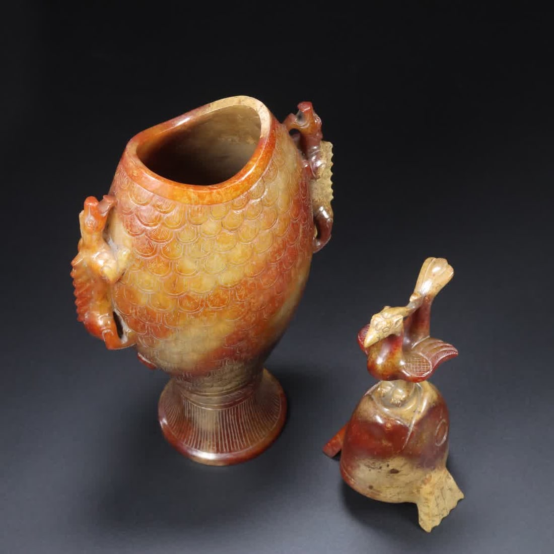 A Han Dynasty jade fish bottle - 9