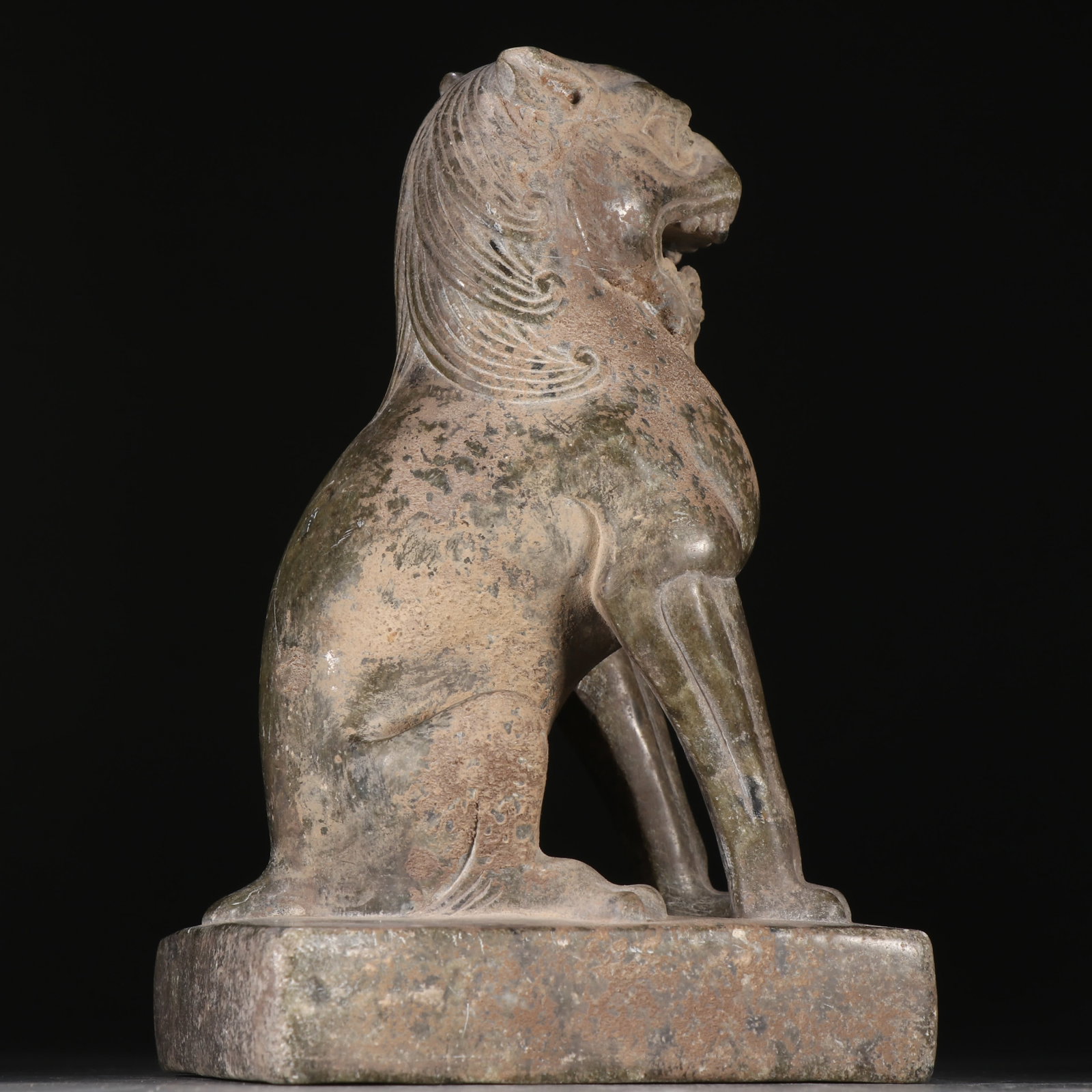 A bluestone beast ornament - 6
