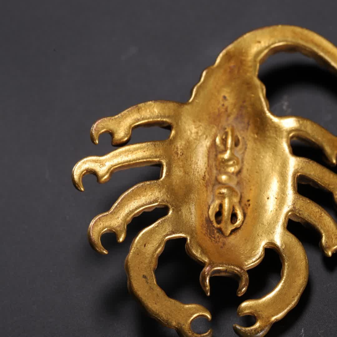 A Qing Dynasty copper gilt beast - 7