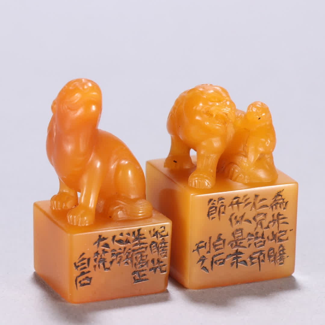 A set of white stone Tian Huang stone auspicious beast button seals: A set of white stone Tian Huangshi auspicious beast button seals SIZE: H: 3.7cm W: 2.8cm Single W: 64.8g (The Dimensions Of All Batches Are Manually Measured.If You Need More Detailed Information,