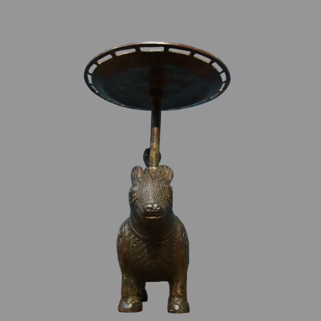 A bronze lamp plate - 2