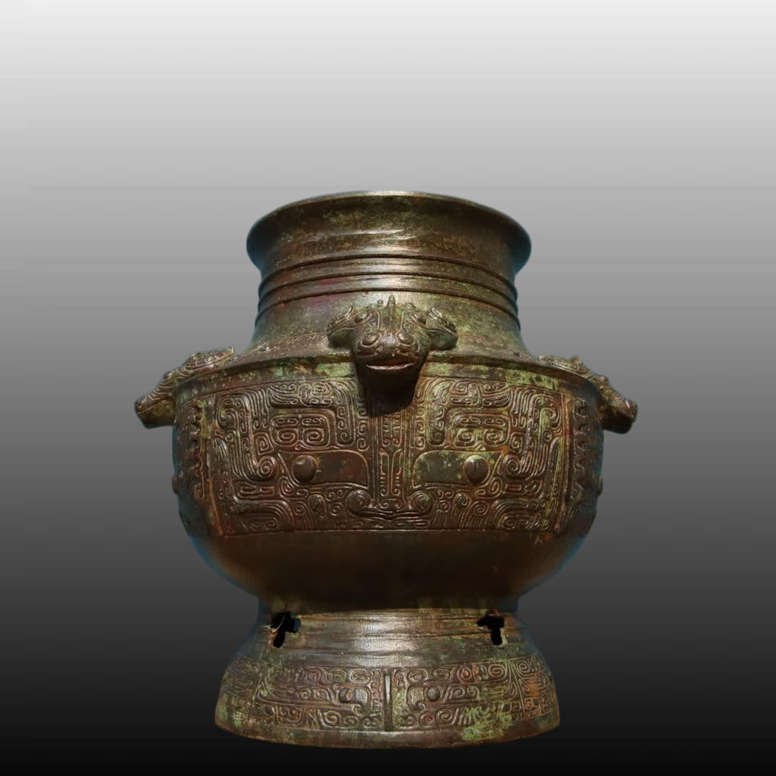 A bronze jar - 3