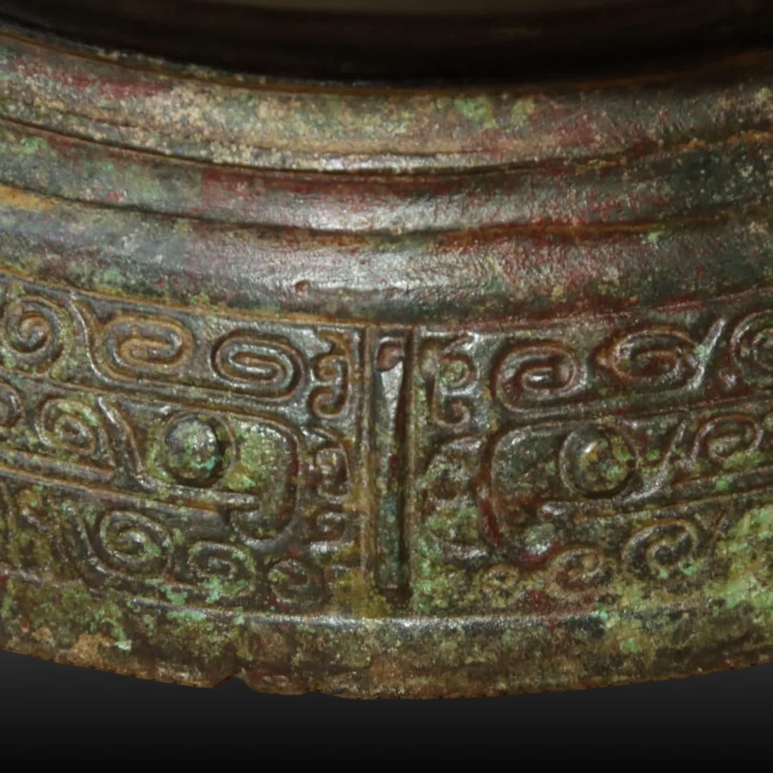 A bronze jar - 6