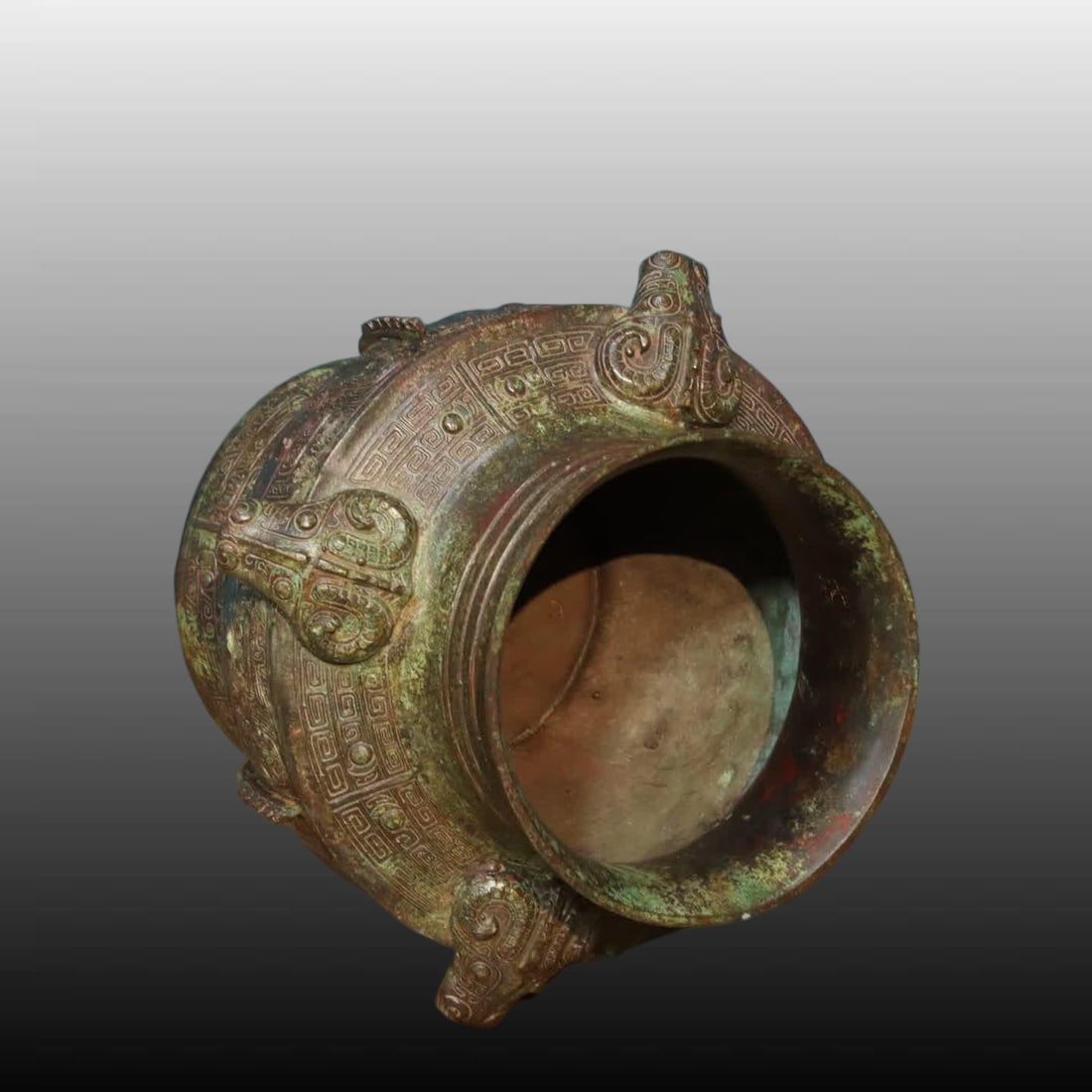 A bronze jar - 7
