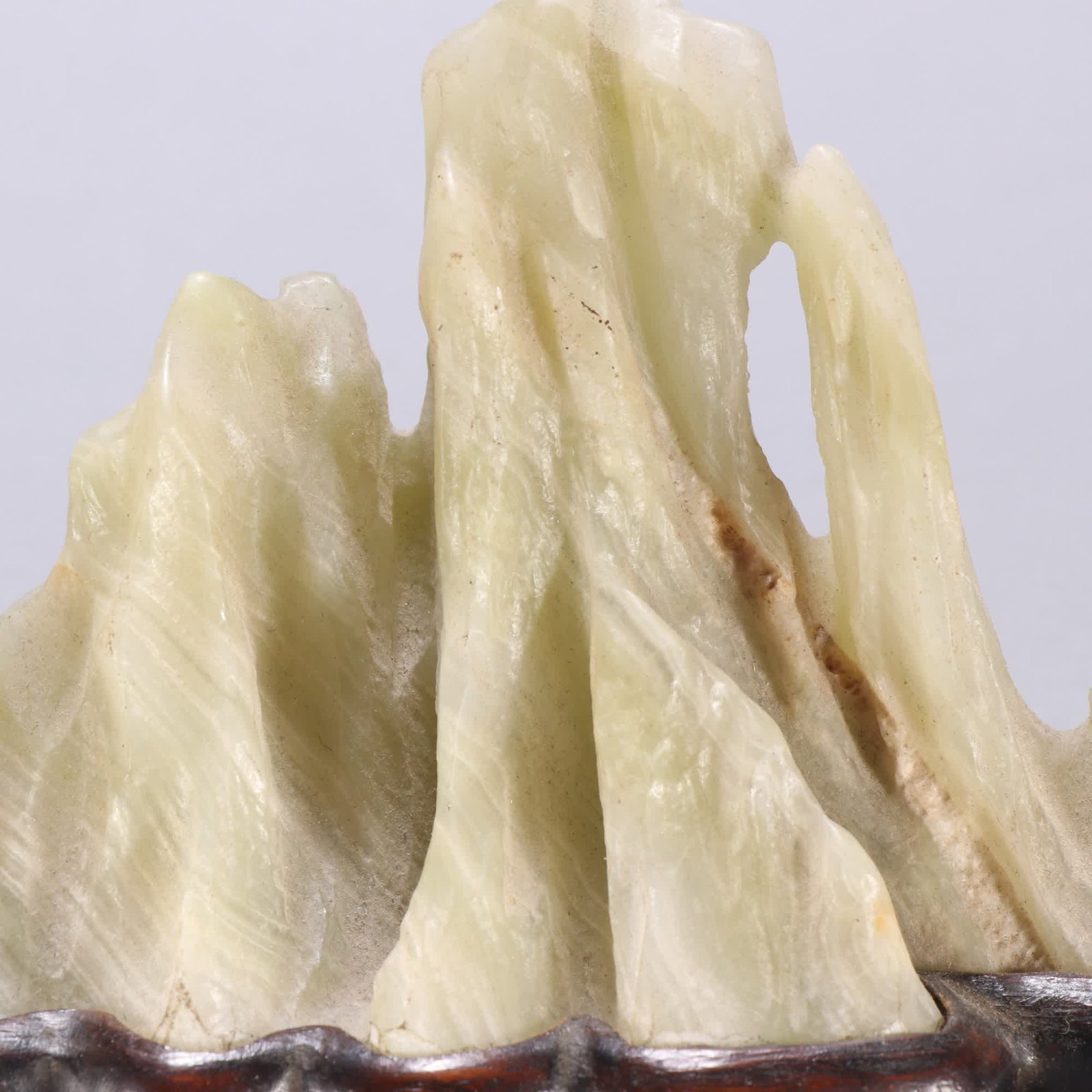 A jade mountain ornament - 2