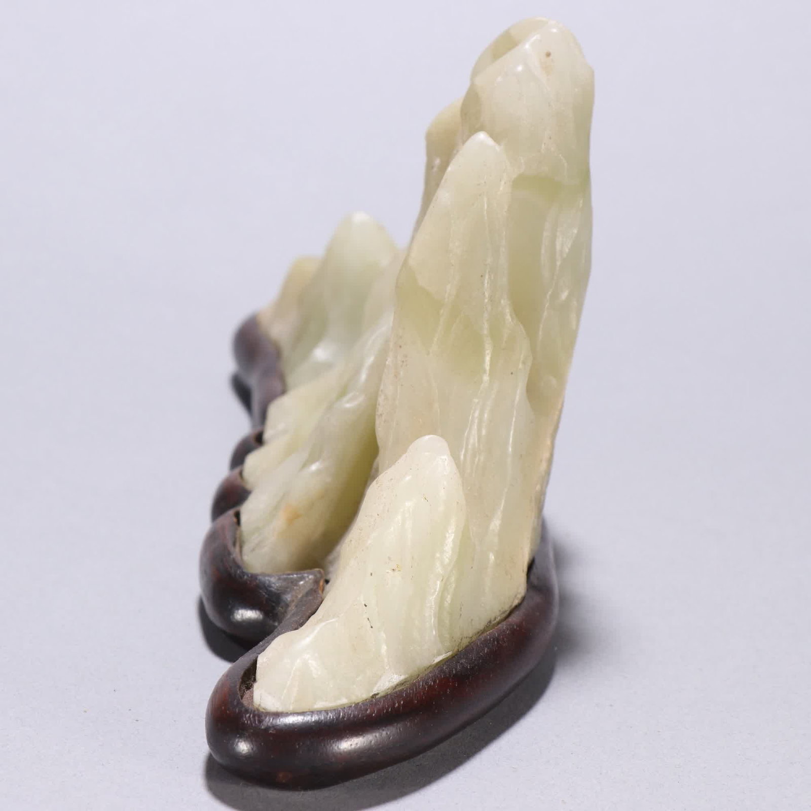 A jade mountain ornament - 5