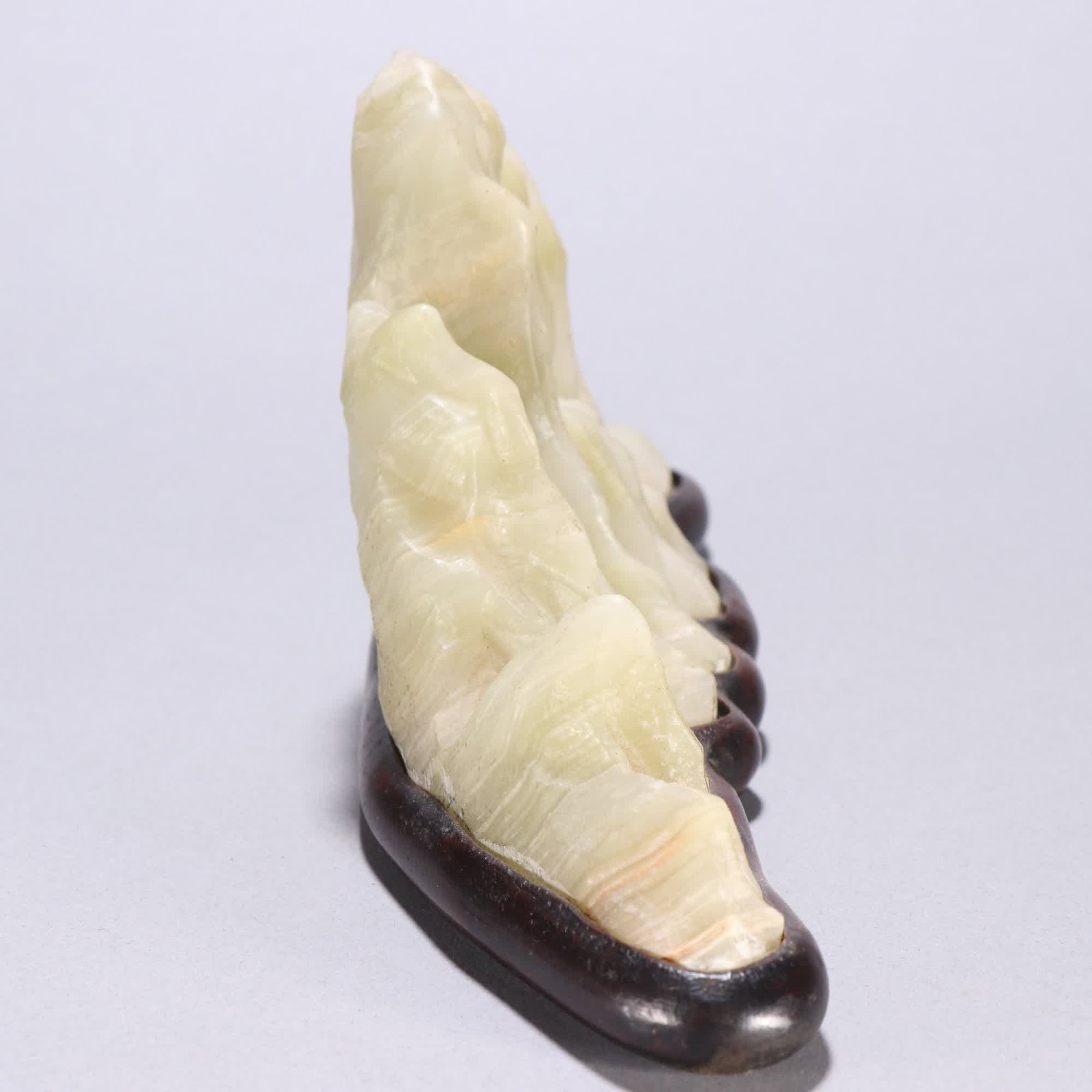 A jade mountain ornament - 8