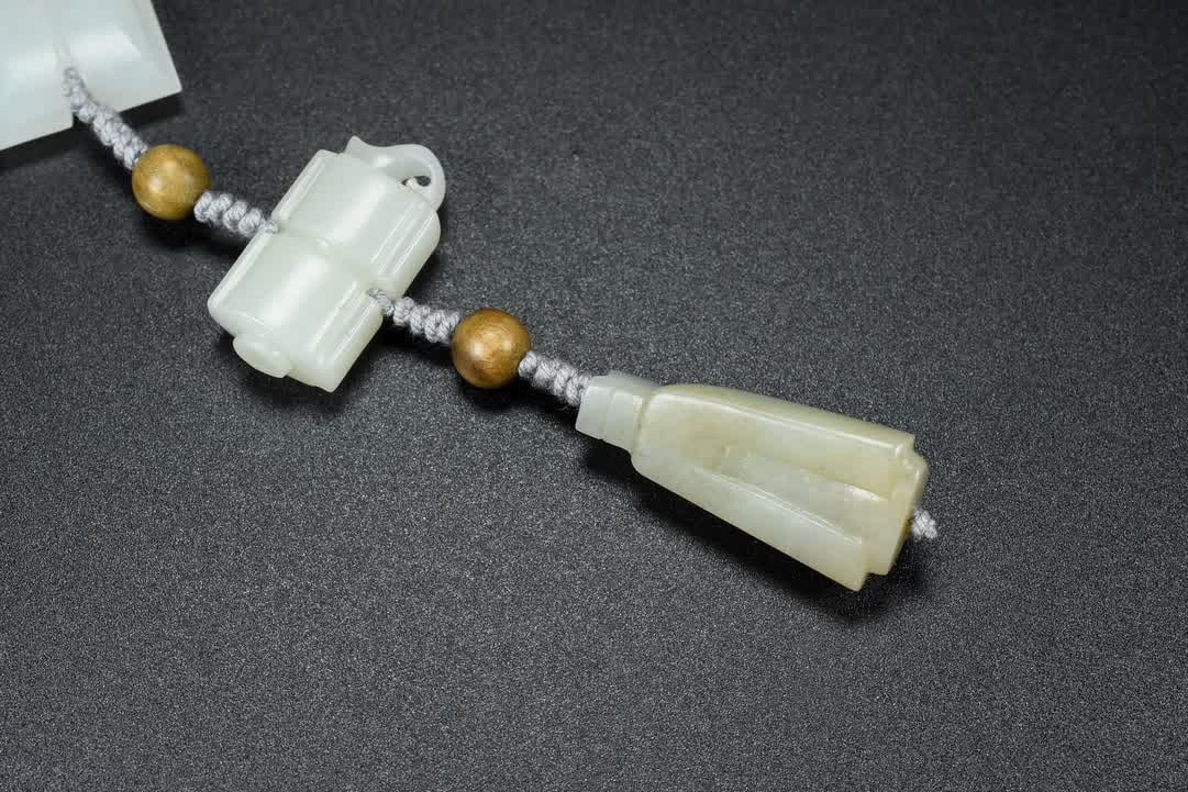 A Qing Dynasty jade treasure string - 2