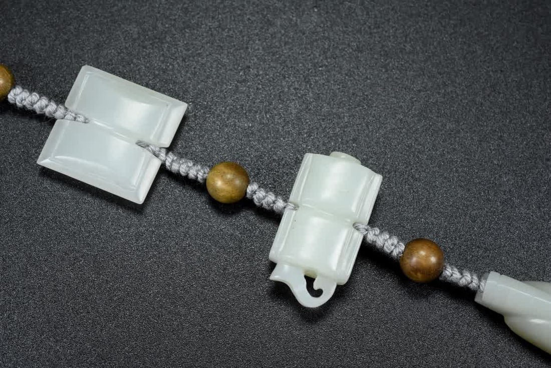A Qing Dynasty jade treasure string - 4