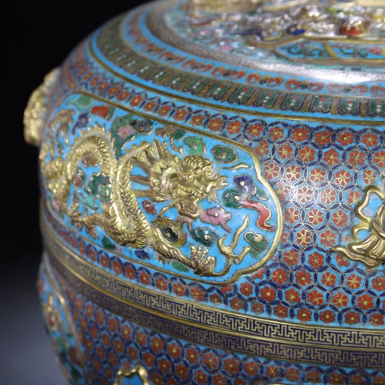 A Ming Dynasty cloisonné spring character box - 4