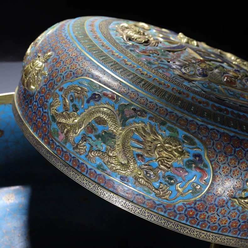 A Ming Dynasty cloisonné spring character box - 7