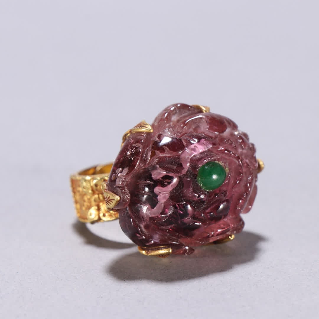 A Qing Dynasty silver-gilt tourmaline pattern ring - 7