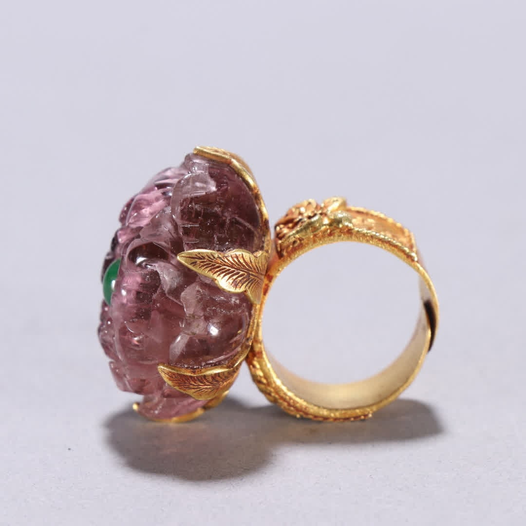 A Qing Dynasty silver-gilt tourmaline pattern ring - 9