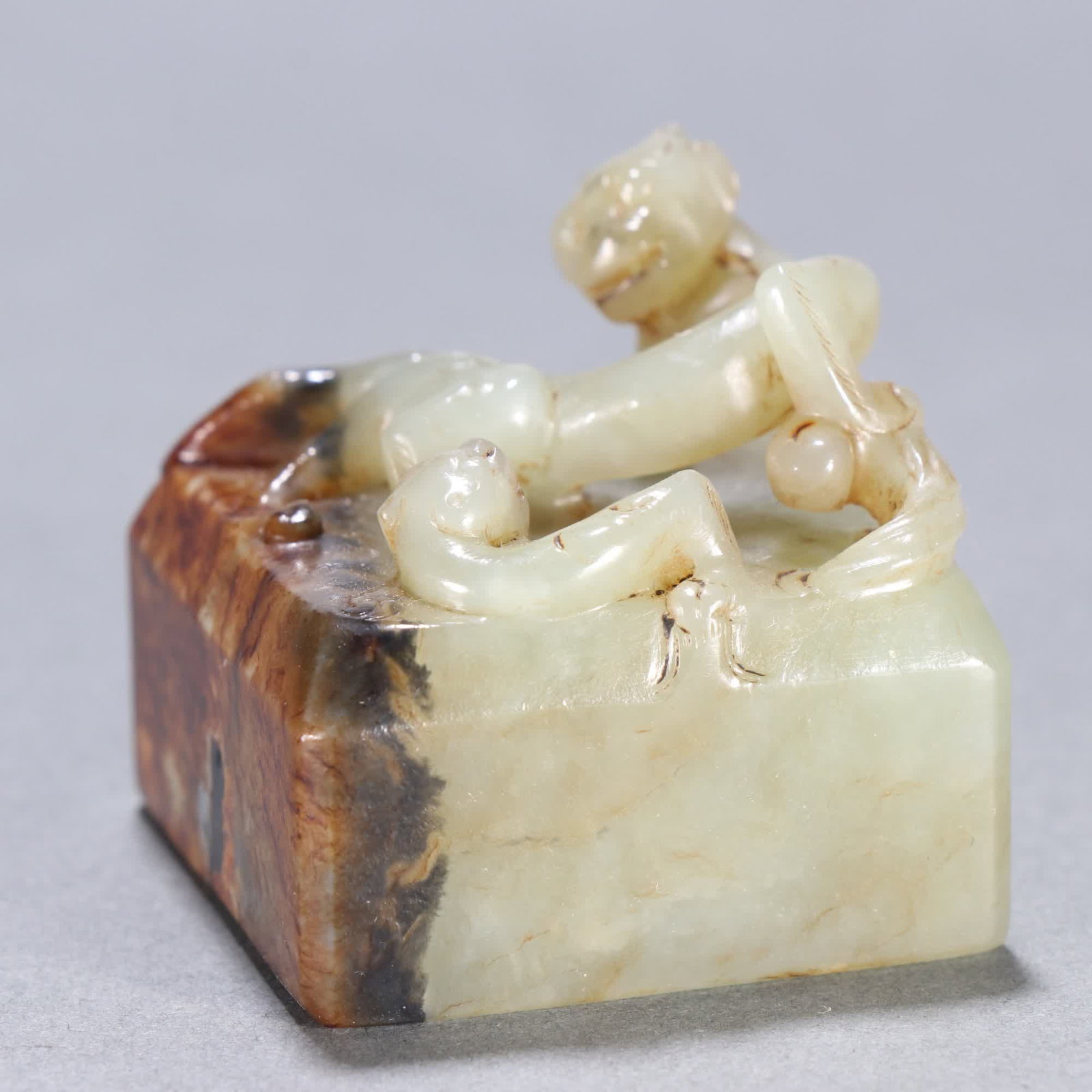 A Han Dynasty ancient jade dragon button seal - 2