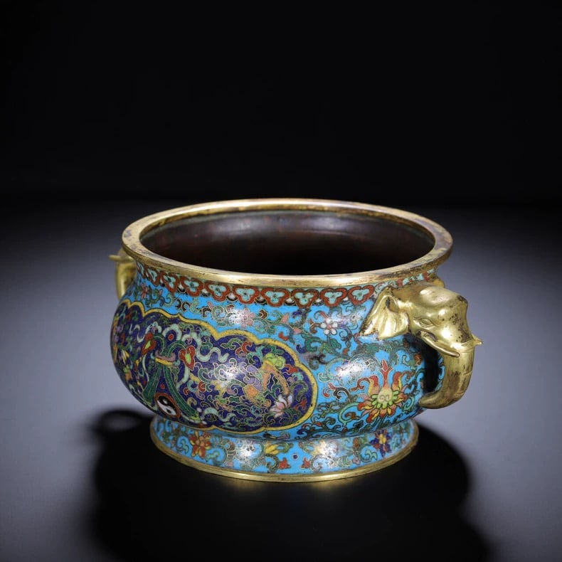 A Qing Dynasty cloisonné amphora - 7