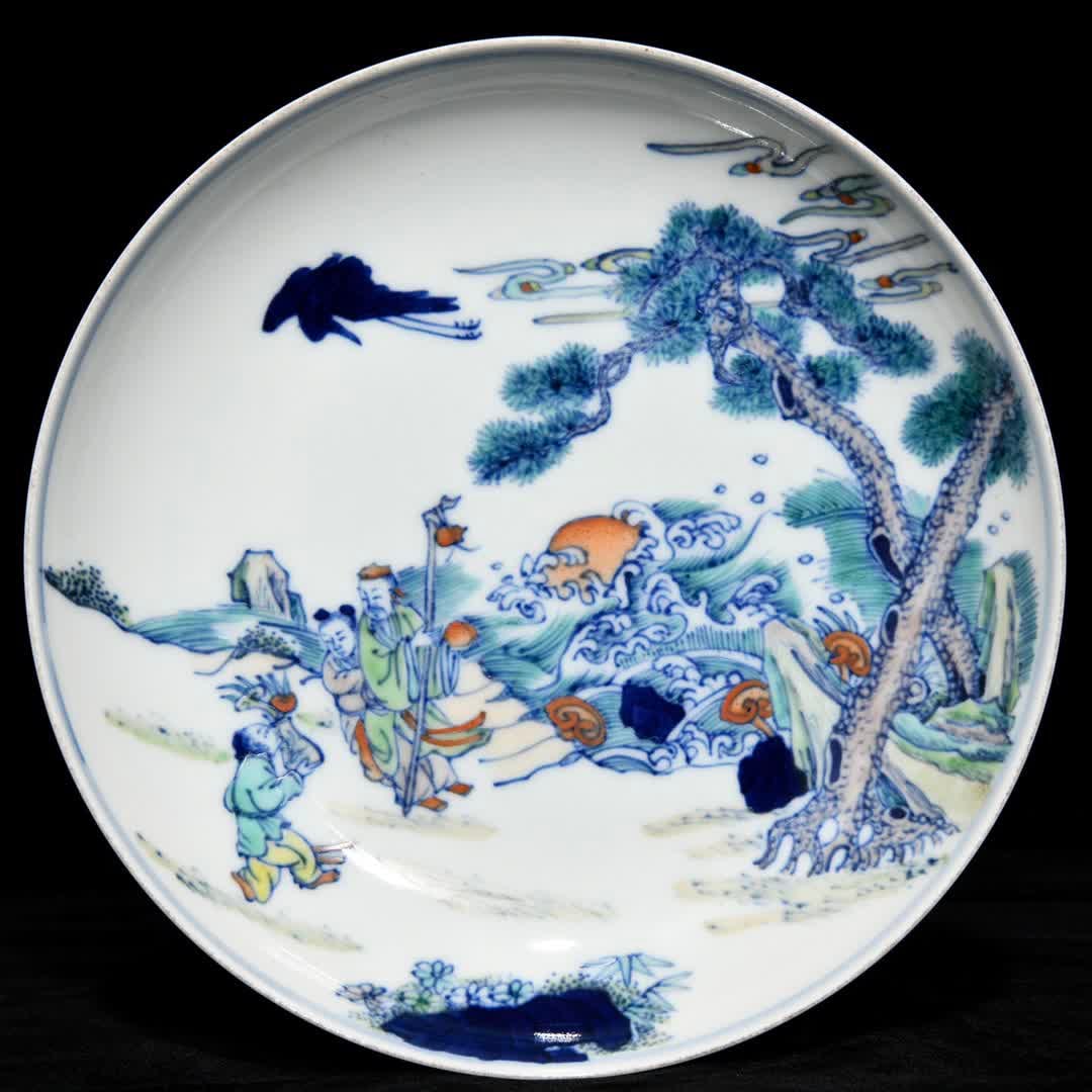 A Yongzheng blue and white fighting color figure pattern plate: Yongzheng blue and white fighting color character pattern plate SIZE: H:3.6cm D:18.8cm (The Dimensions Of All Batches Are Manually Measured.If You Need More Detailed Information, Please Contact Our Cu