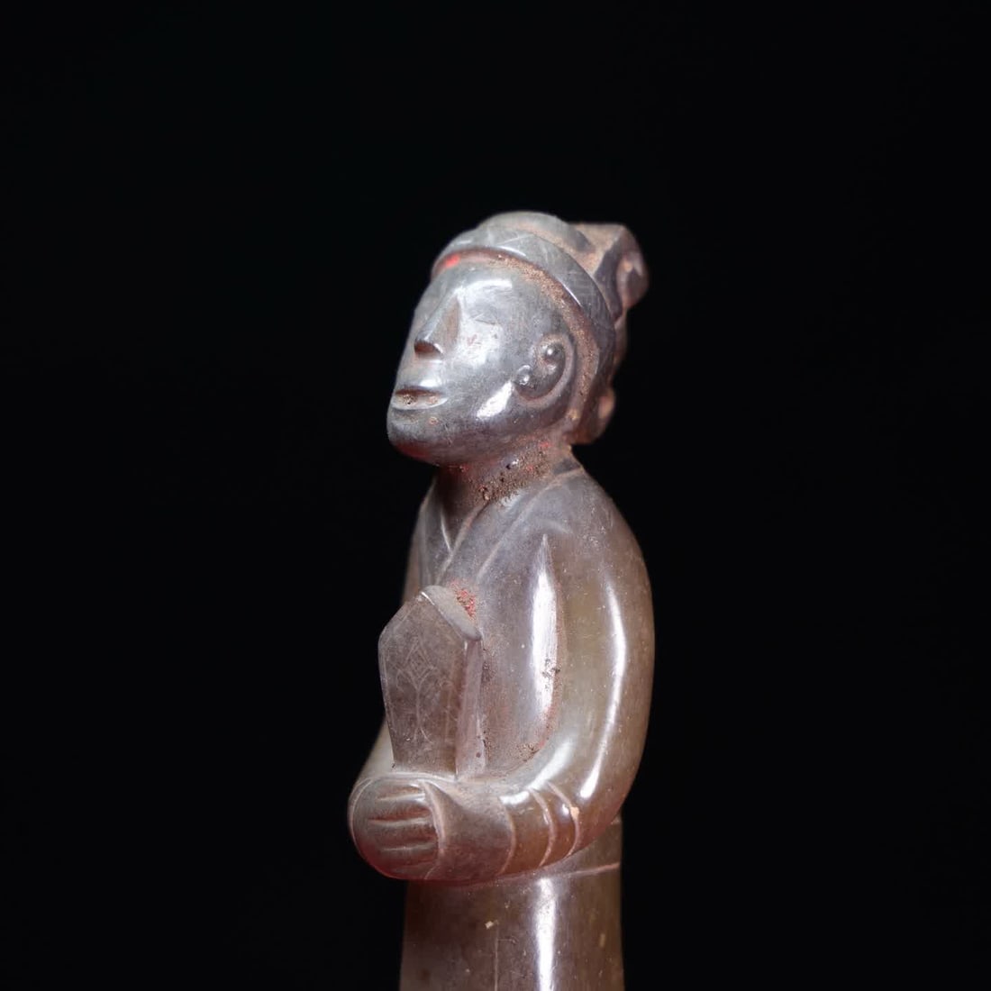 A Han Dynasty jade nobleman - 7