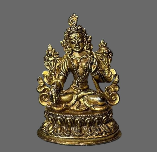 A Qing Dynasty Nepalese copper-gilt green Tara Guanyin statue: Qing Dynasty Nepalese copper-gilt green Tara Guanyin statue SIZE: H:6cm (The Dimensions Of All Batches Are Manually Measured.If You Need More Detailed Information, Please Contact Our Customer Service 