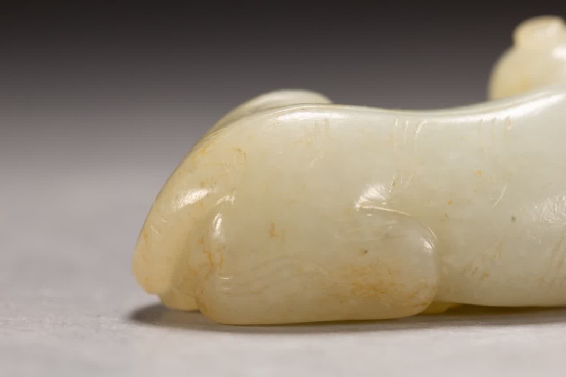 A Qing Dynasty Hetian jade beast - 6