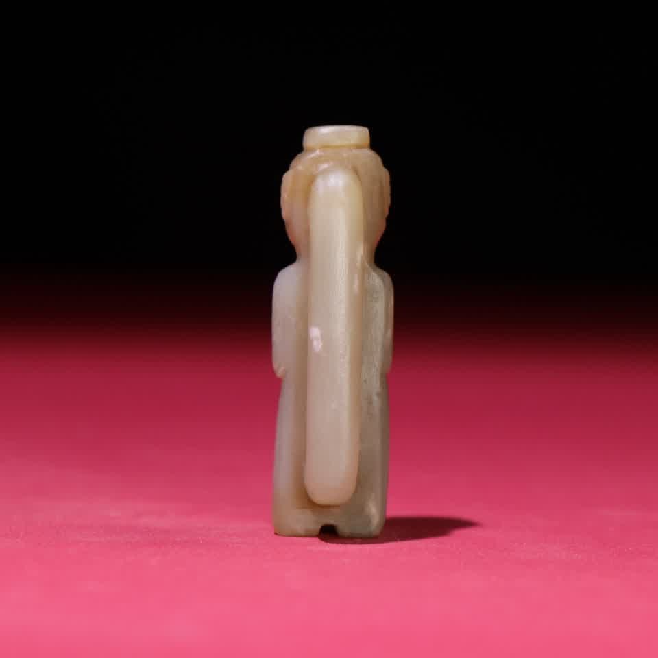 A Han Dynasty jade buckle - 7