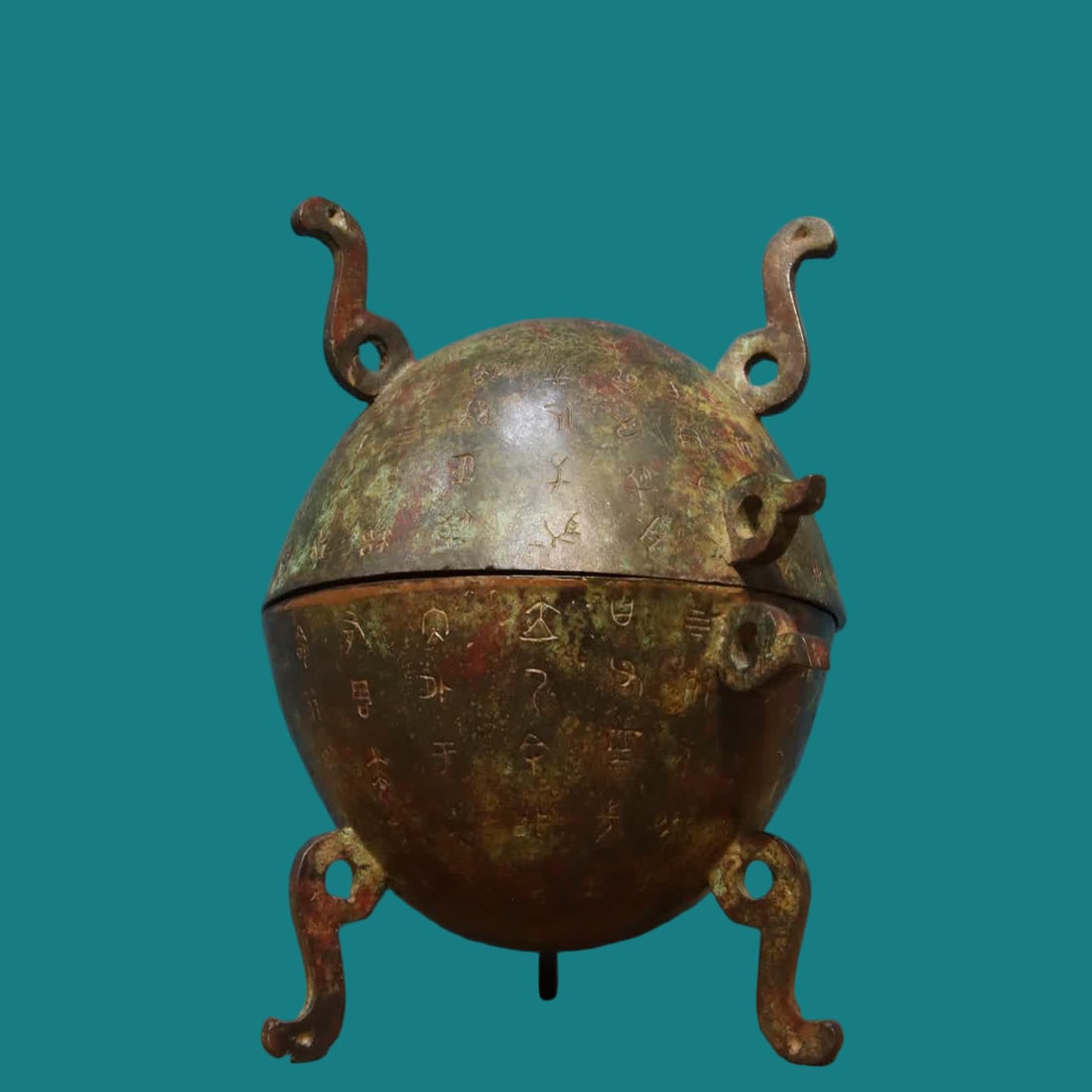 A bronze melon cauldron - 2