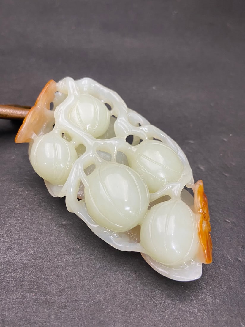 An Exquisite White Jade Melon and Fruit Pattern Hand Piece - 2