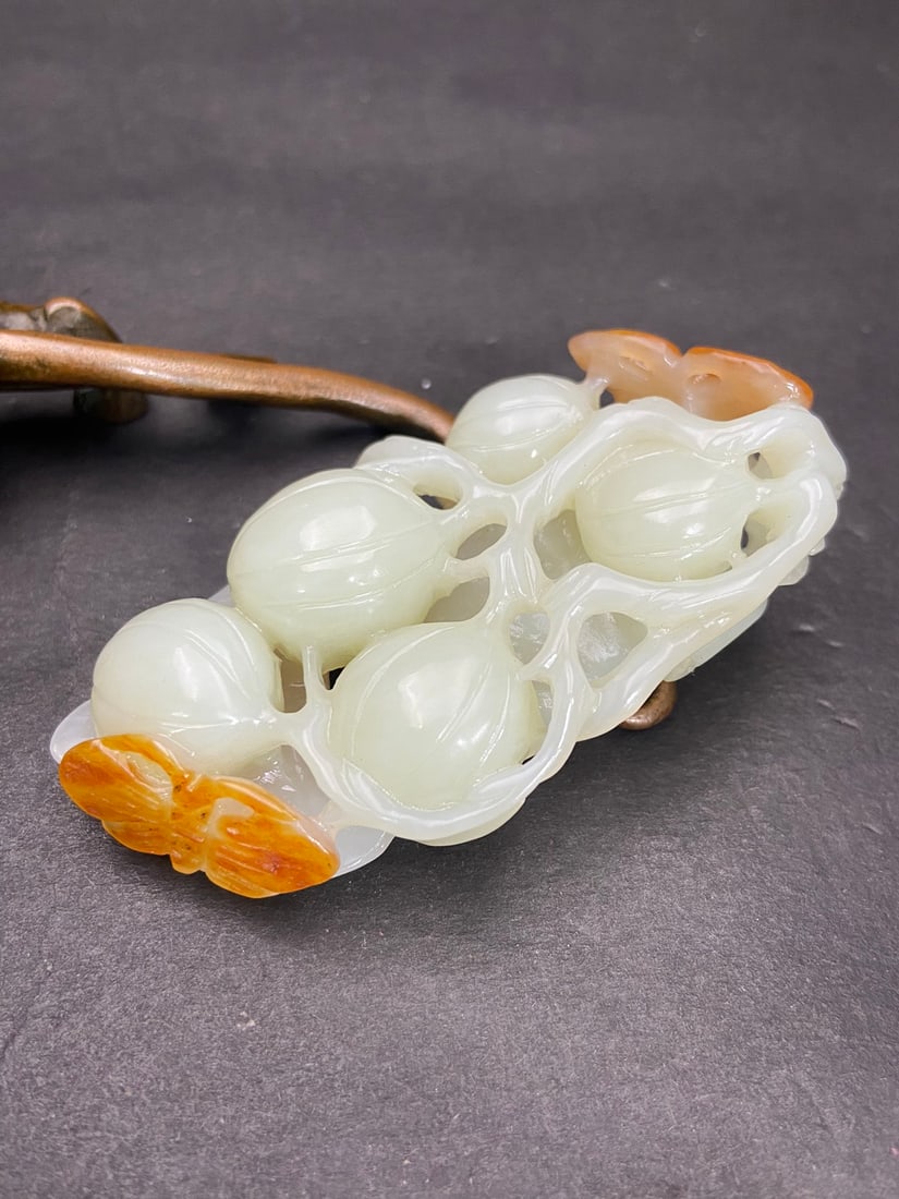 An Exquisite White Jade Melon and Fruit Pattern Hand Piece - 3
