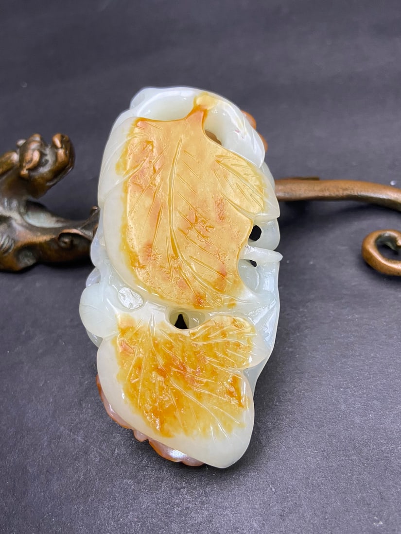 An Exquisite White Jade Melon and Fruit Pattern Hand Piece - 5