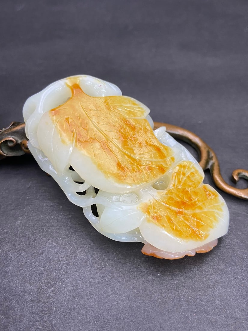 An Exquisite White Jade Melon and Fruit Pattern Hand Piece - 6