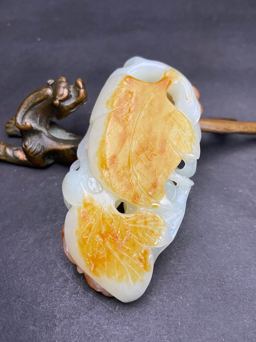 An Exquisite White Jade Melon and Fruit Pattern Hand Piece - 8
